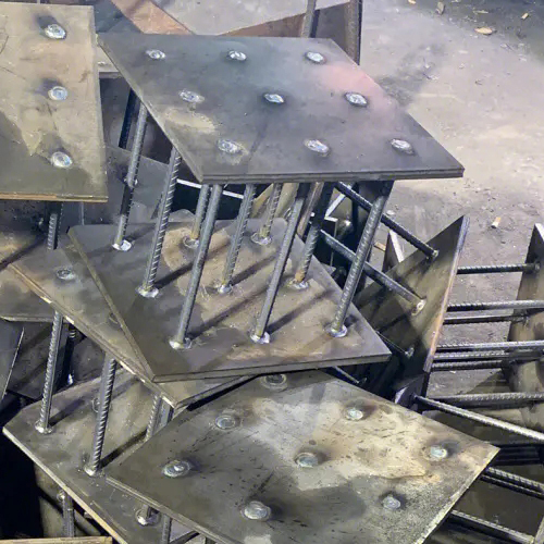 在确定五指山预埋件位置时，需要考虑以下几点